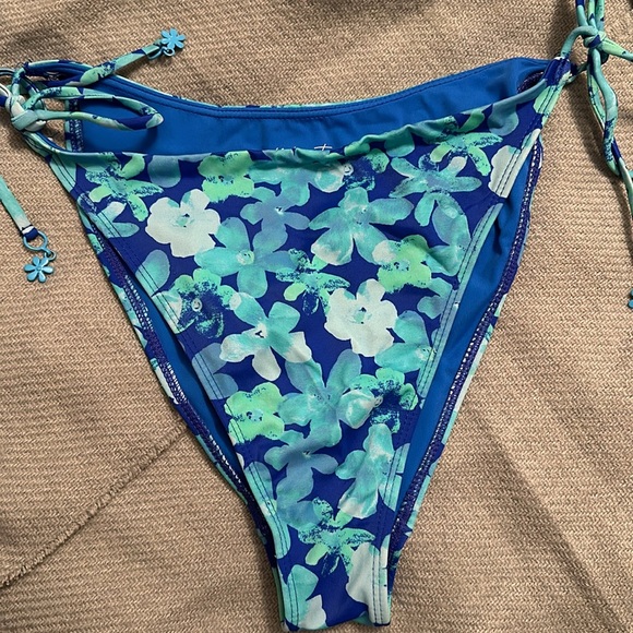 LA HEARTS SIZE LARGE BLUE FLORAL SWIM BOTTOM - Picture 3 of 7